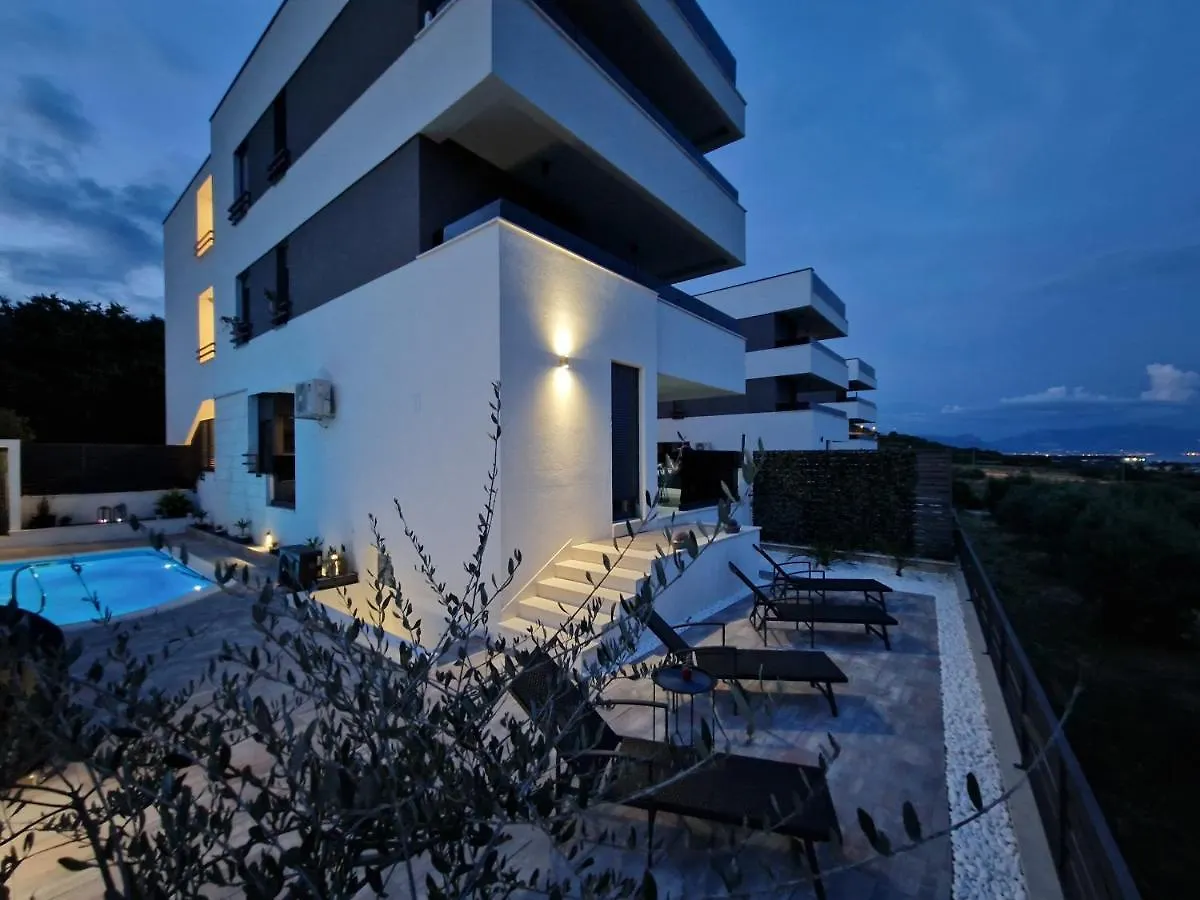 Apartman Marcelina 1 With Private Pool Trogir