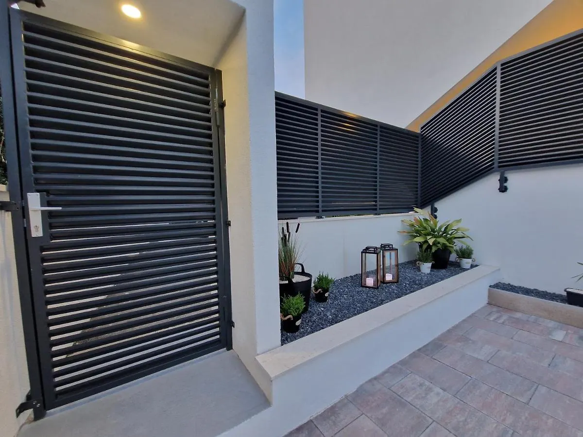 Apartment Apartman Marcelina 1 With Private Pool Trogir