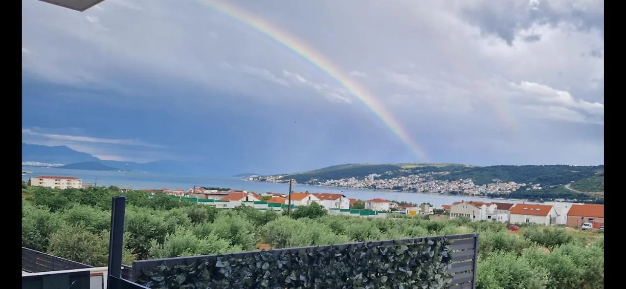 Apartman Marcelina 1 With Private Pool Trogir
